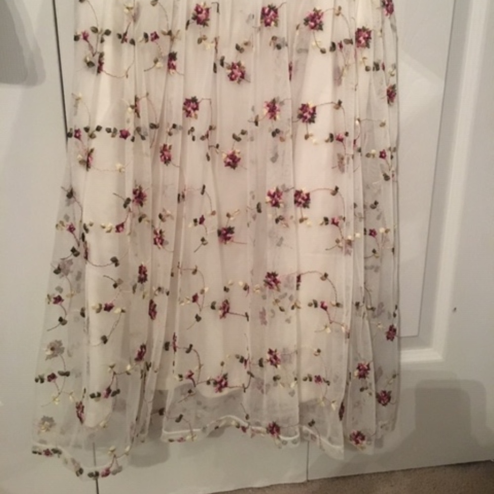 Mid Length Tool Skirt: NEVER WORN!!!